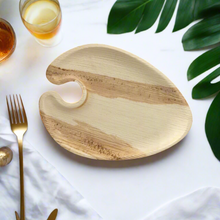 Load image into Gallery viewer, Cocktail Plates, 20 pack - 9&quot;x7&quot;
